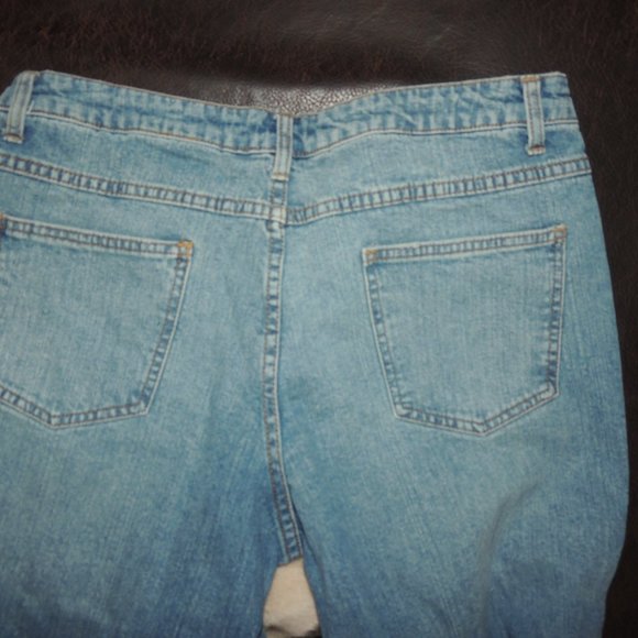 Willi Smith - Embellished w/Beads in a Floral Design -  3/4 Jean Capri Pant - Picture 4 of 4